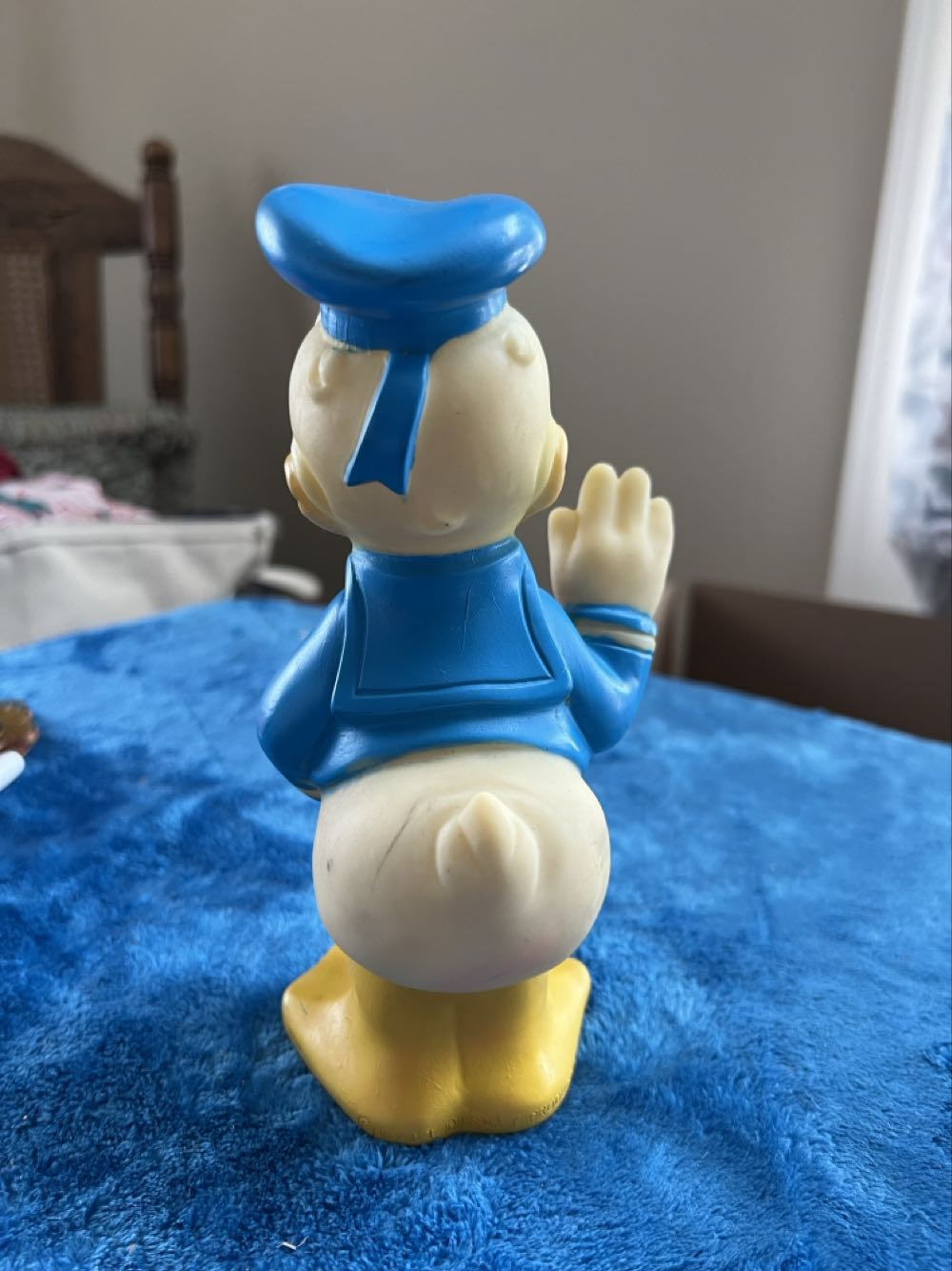 154) 1978 Walt Disney Donald Duck Rubber Squeak Toy Gabriel CBS Toys 7.5 in  plush collectible - Main Image 4