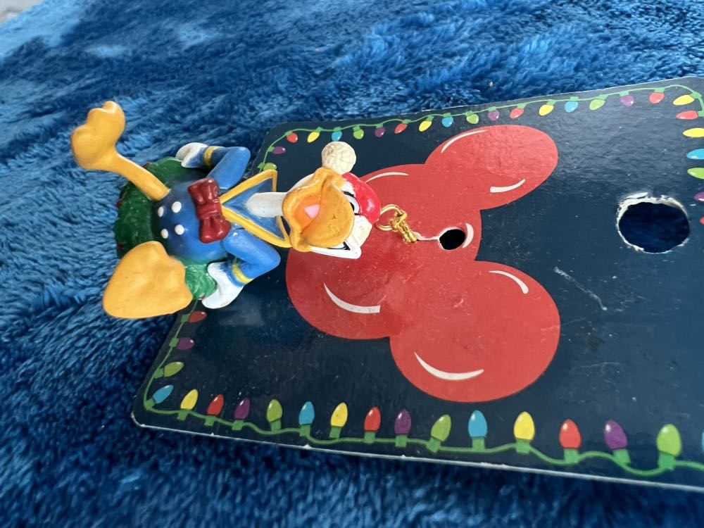 169) 1990s Disney DONALD DUCK (stuck in wreath) Miniature Collectors Ornament new with tags  plush collectible - Main Image 2