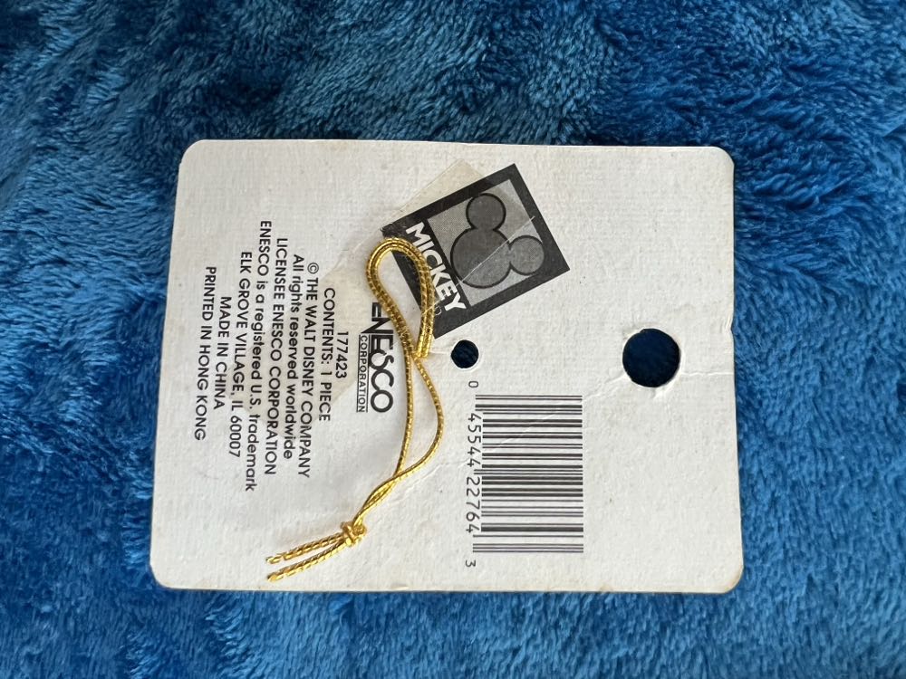 169) 1990s Disney DONALD DUCK (stuck in wreath) Miniature Collectors Ornament new with tags  plush collectible - Main Image 3