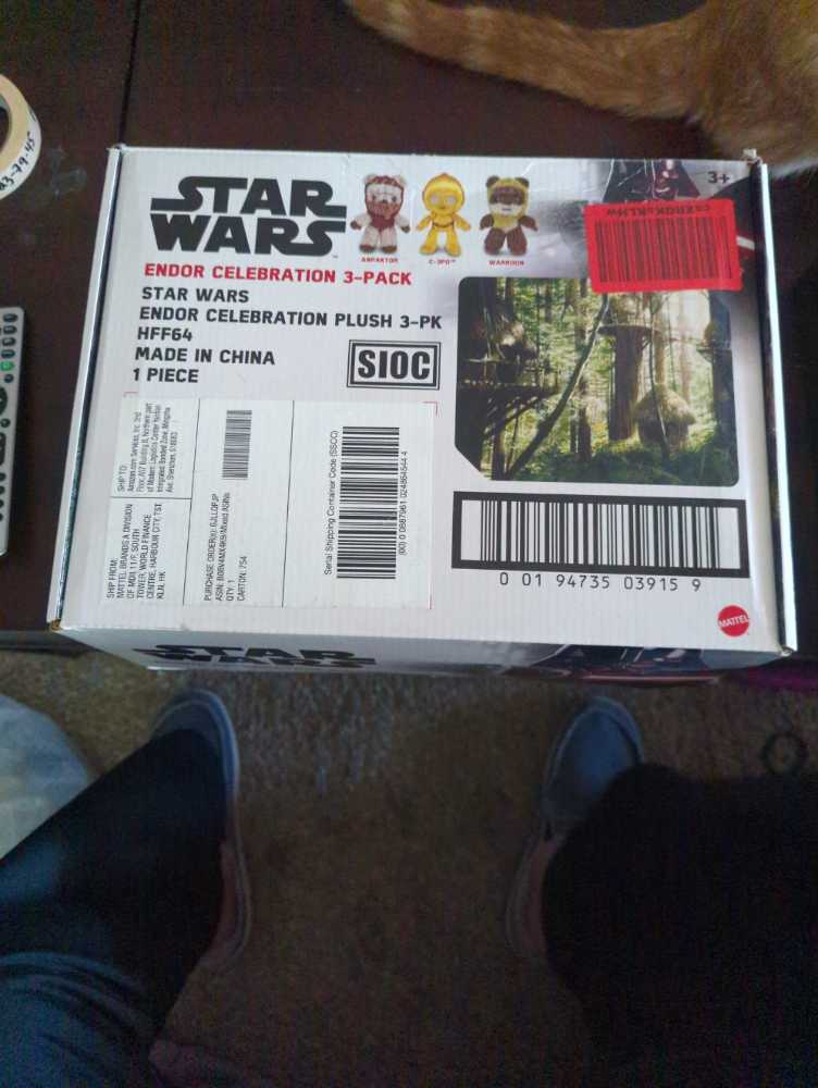 Star Wars Endor Celebration 3-Pack  plush collectible [Barcode 115100002462] - Main Image 2