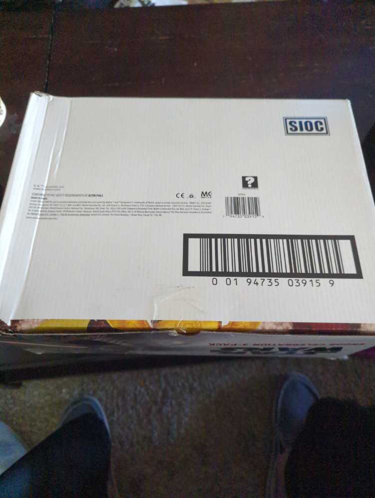 Star Wars Endor Celebration 3-Pack  plush collectible [Barcode 115100002462] - Main Image 3