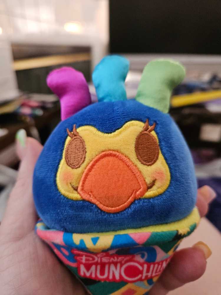 Disney Munchlings Mystery Pixar Boardwalk Bites  plush collectible [Barcode 400967321925] - Main Image 2