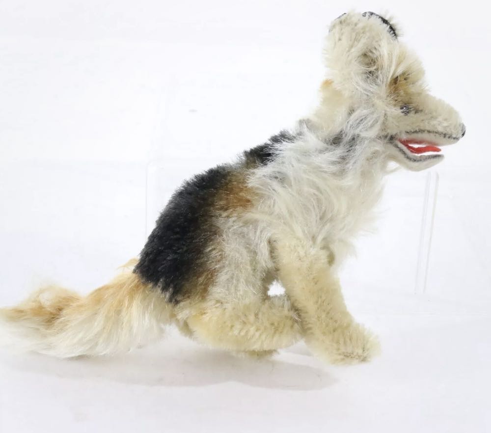 Steiff - Dog - Collie - Sitting  plush collectible - Main Image 2
