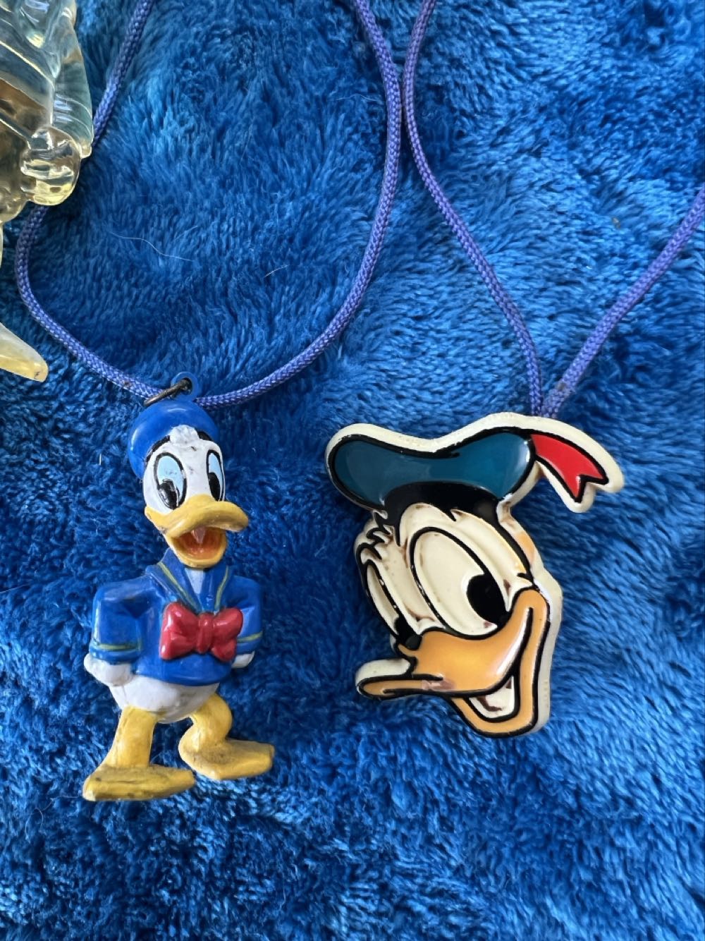 219) 6 Miscellaneous Vintage Donald Duck. Necklace Pin Magnet Pez  plush collectible - Main Image 4