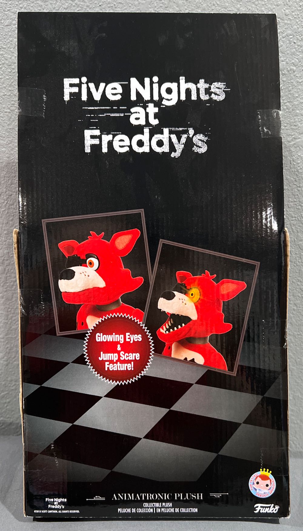 At Freddys Foxy Funko Five Nights At Freddy’s Foxy 13 Animatronic  (United States) plush collectible [Barcode 889698323765] - Main Image 3