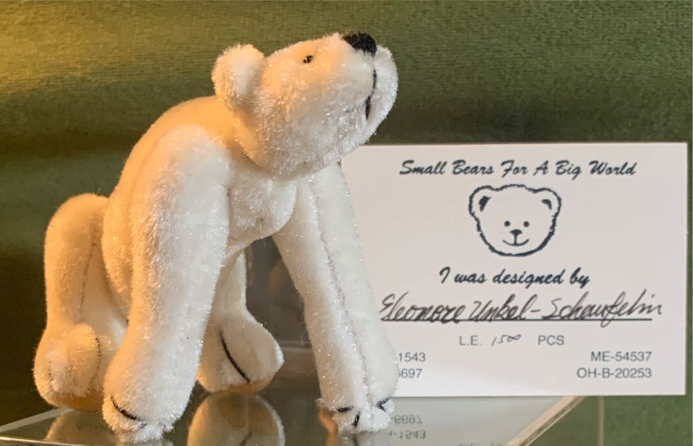 Disney Daisy Duck Nuimos Plush | Mickey And Friends Classics | Cuddly Baby Daisy Duck Stuffed Plush | Cute Plush Toy For Baby And Toddler | Boys And Girls | Gift For Kids | 6 Inches | Ages 0