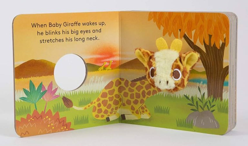 Giraffe  (United States) plush collectible - Main Image 3