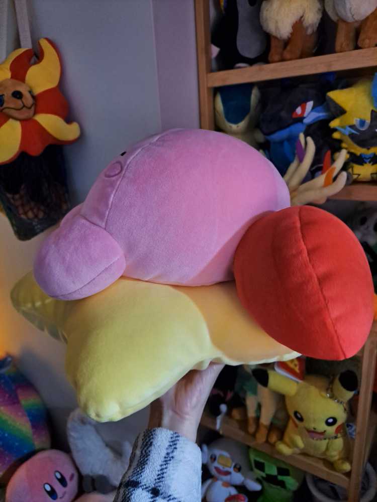 Warp Star Kirby  (United States) plush collectible [Barcode 053941124557] - Main Image 2