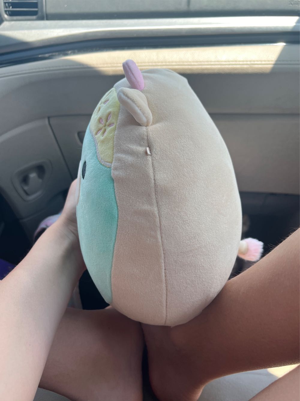 May Spring Garnett  (United States) plush collectible - Main Image 4