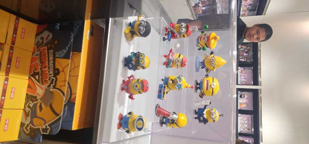 Pooh In Honey Wgon Snowglobe