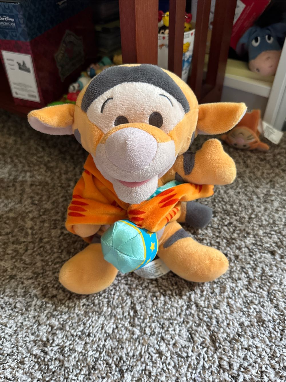 Pokémon Center: Sitting Cuties Vivillon (Tundra Pattern)