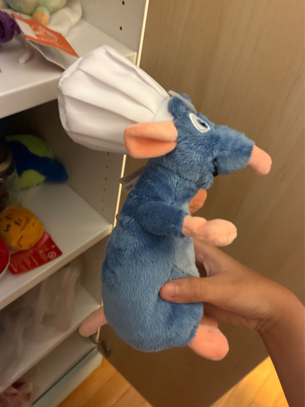 Ratatouille Remy  (France) plush collectible [Barcode 5413538720572] - Main Image 2