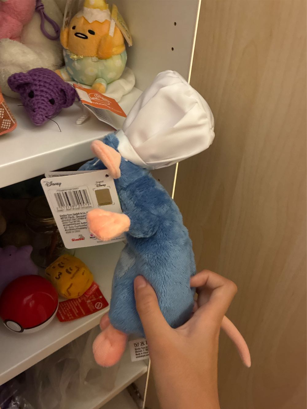 Ratatouille Remy  (France) plush collectible [Barcode 5413538720572] - Main Image 3