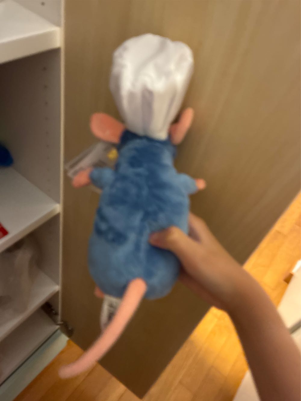 Ratatouille Remy  (France) plush collectible [Barcode 5413538720572] - Main Image 4