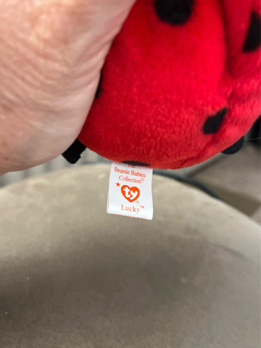 Lucky the Ladybug 11 Spot  plush collectible [Barcode 008421040407] - Main Image 4