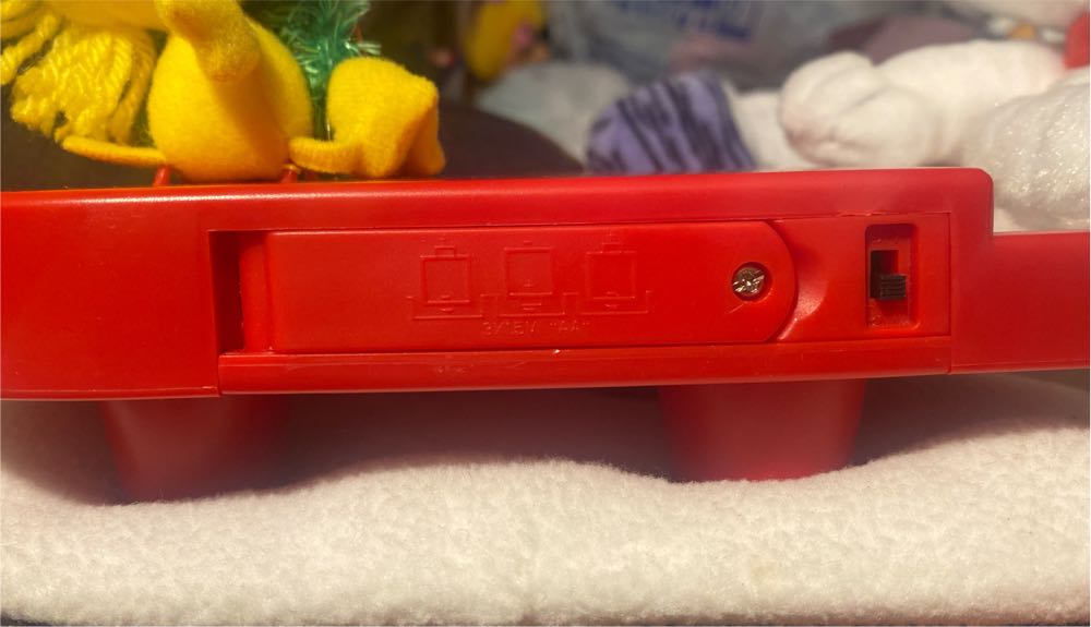 Hallmark Peanuts Happy Holidays Snoopy Playing Piano  (United States) plush collectible - Main Image 3