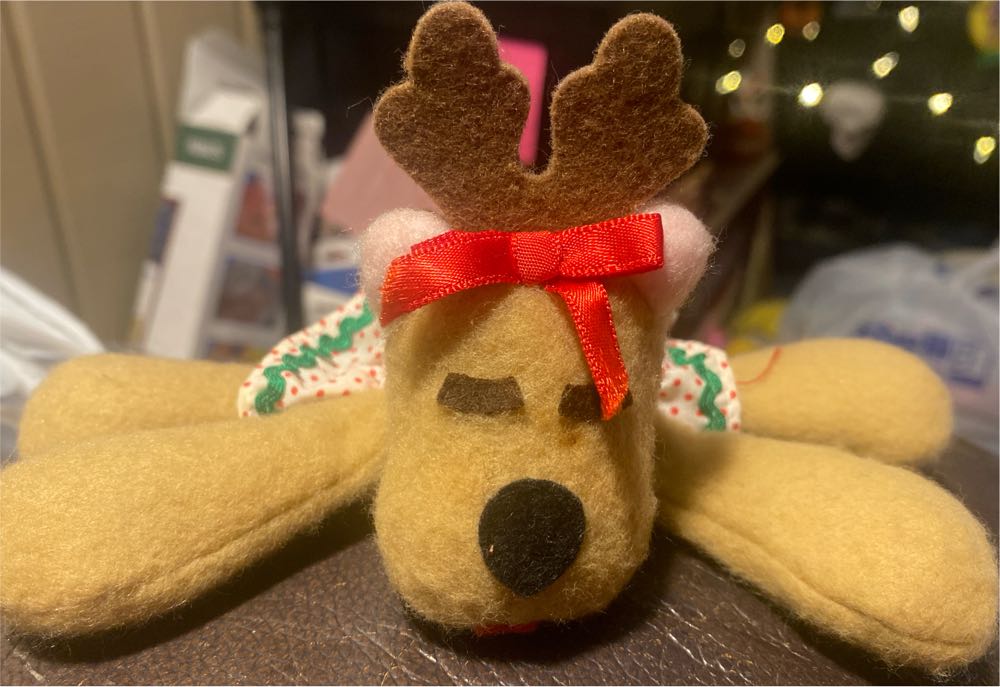 Peanut Penguin Snowboarding