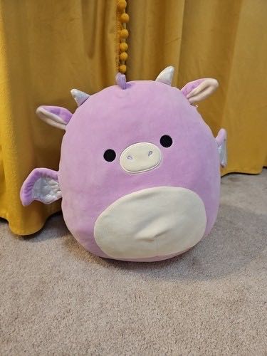 Small Pooh Balloon Snowglobe 