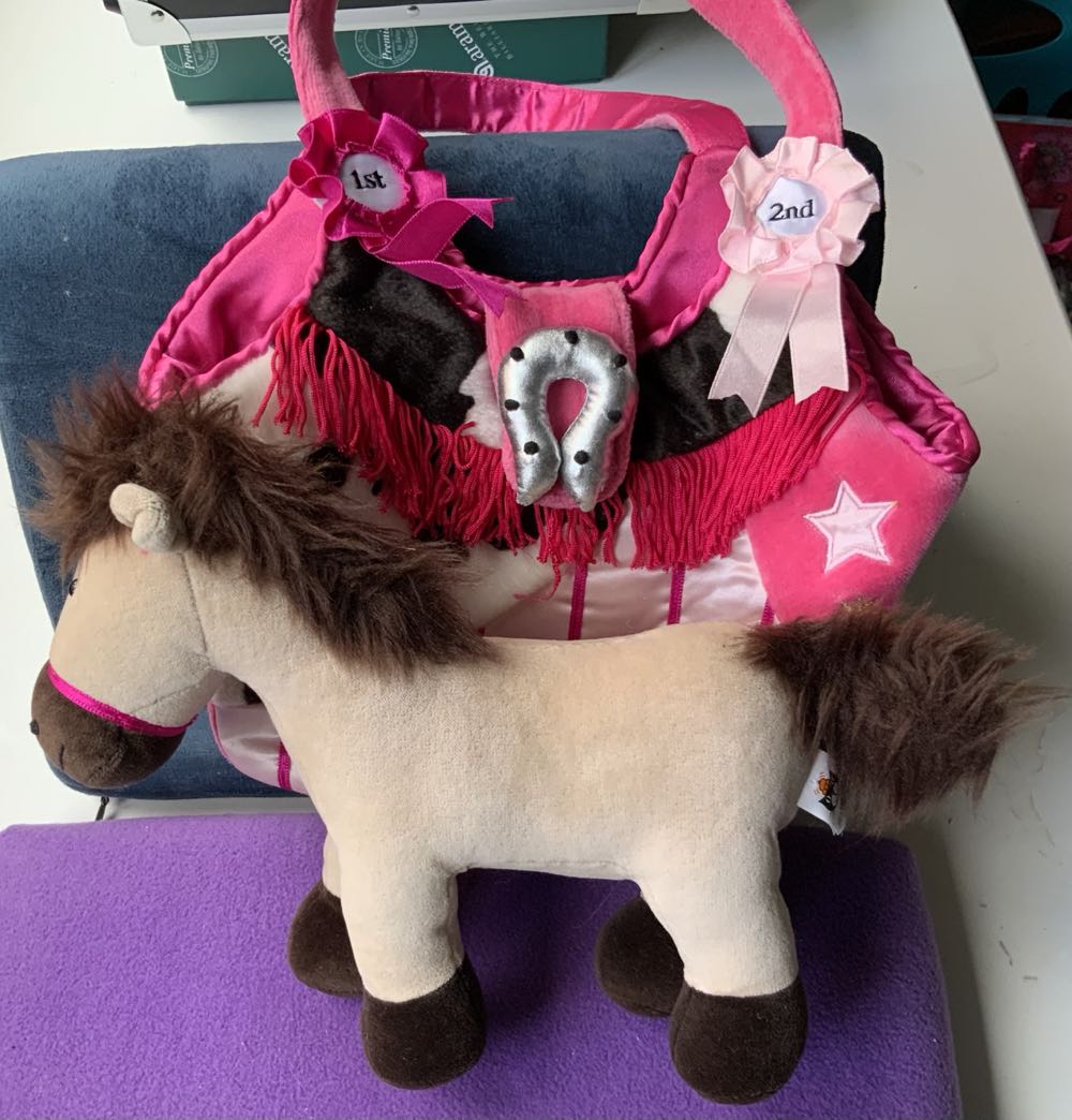 Pet-a-Porter Horse  plush collectible - Main Image 3