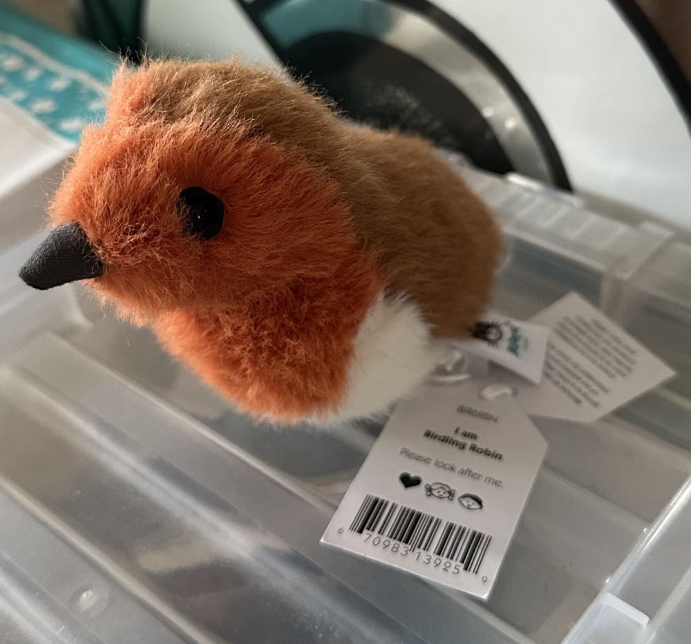 Birdling Robin  plush collectible - Main Image 2