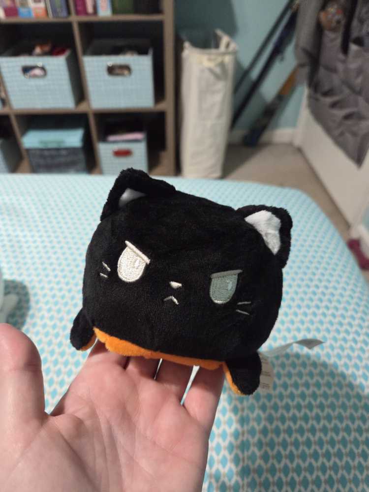 Pumpkin/Black Cat Reversible Teeturtle   plush collectible - Main Image 2