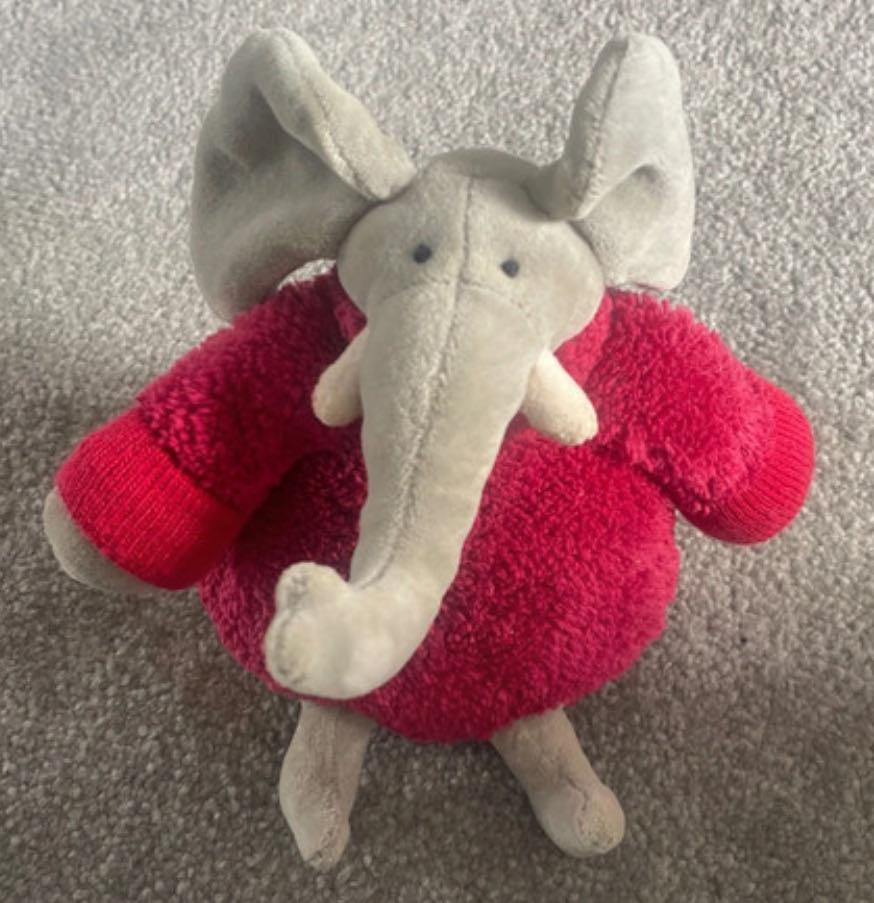 Hood Pooh Robin Hood The Disney Store Beanie Robin Winnie 8” With Tags