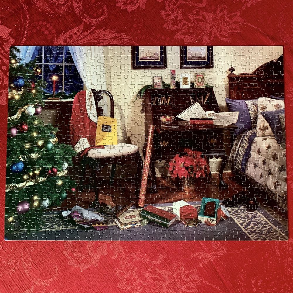 Clue® Mystery Puzzle #09: A MERRY LITTLE MURDER™ - Parker Brothers puzzle collectible - Main Image 4