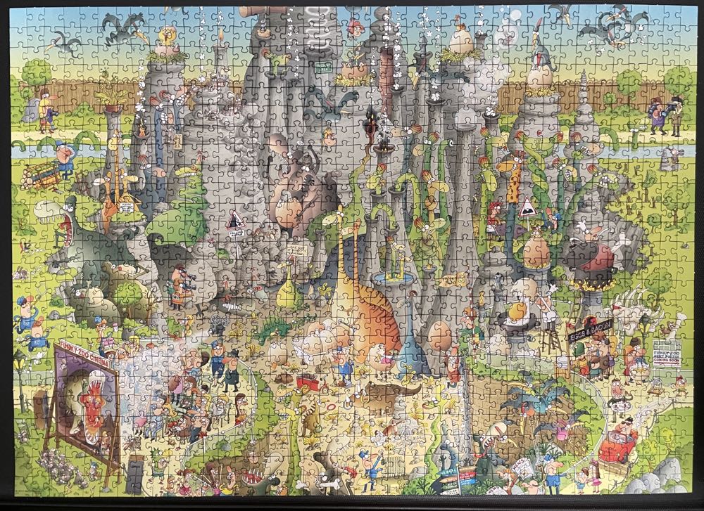 Funky Zoo: Jurassic Habitat - Heye 🇩🇪 puzzle collectible [Barcode 4001689297275] - Main Image 4