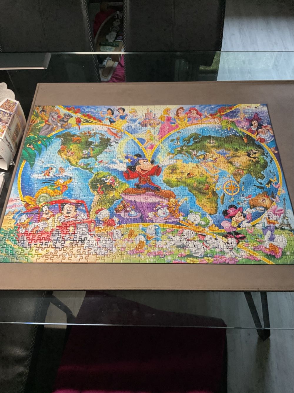 Disney’s World Map - Ravensburger puzzle collectible [Barcode 4005556157853] - Main Image 3