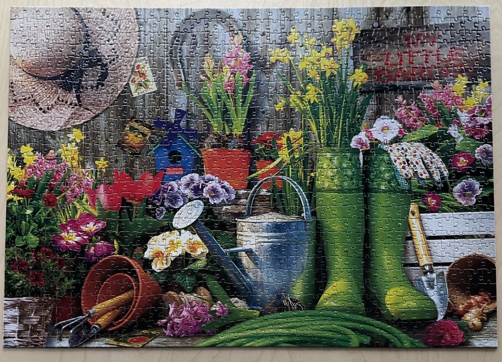 Garden Tools  - Eurographics puzzle collectible [Barcode 628136653916] - Main Image 2