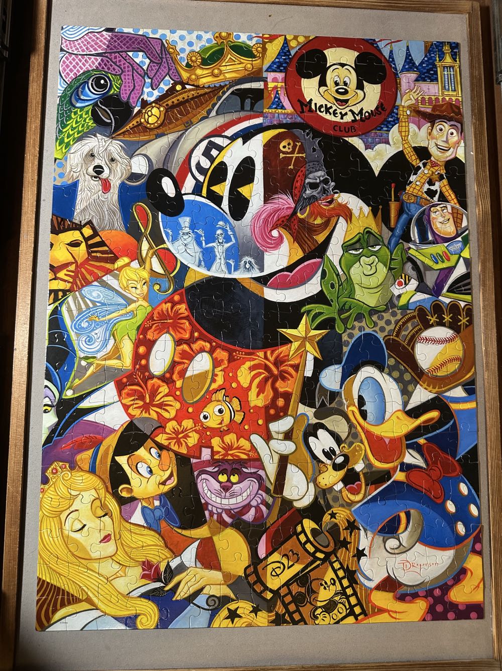 Legends - Mega Puzzles puzzle collectible [Barcode 072348508920] - Main Image 2