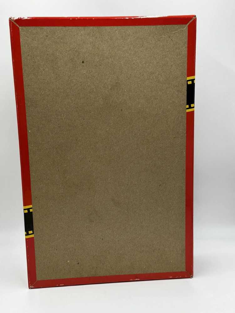 Batman - Milton Bradley Puzzles puzzle collectible [Barcode 032244040573] - Main Image 3