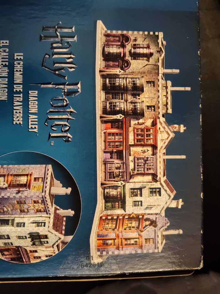 Diagon Alley - Wrebbit Puzzle 3D puzzle collectible [Barcode 665541010101] - Main Image 3