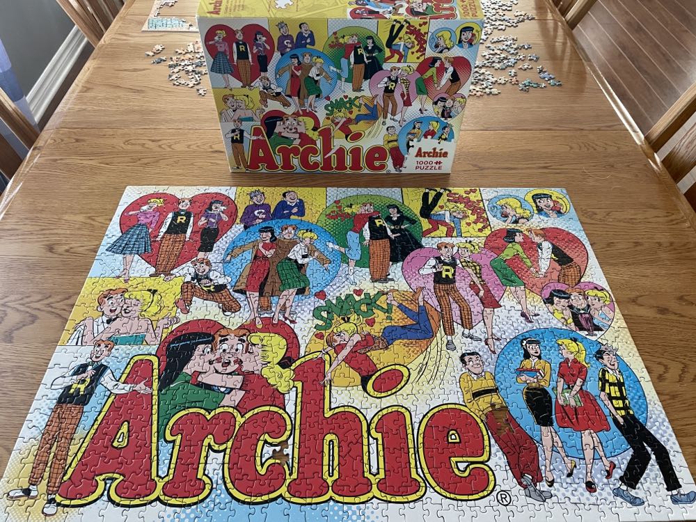 Classic Archie - Cobble Hill puzzle collectible [Barcode 625012530026] - Main Image 4
