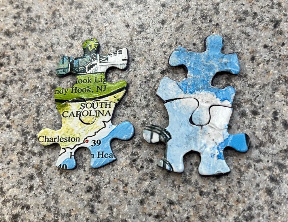 American Lighthouses - White Mountain puzzle collectible [Barcode 724819247455] - Main Image 3