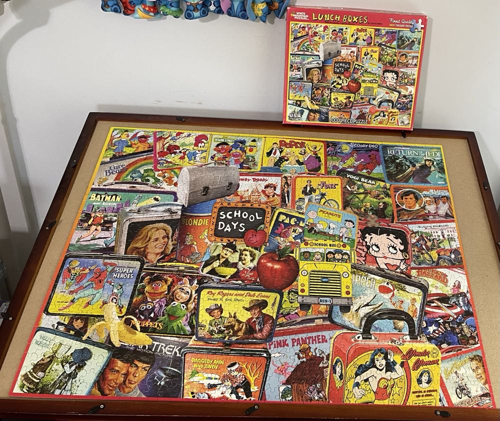 Lunch Boxes - White Mountain puzzle collectible [Barcode 724819255252] - Main Image 4