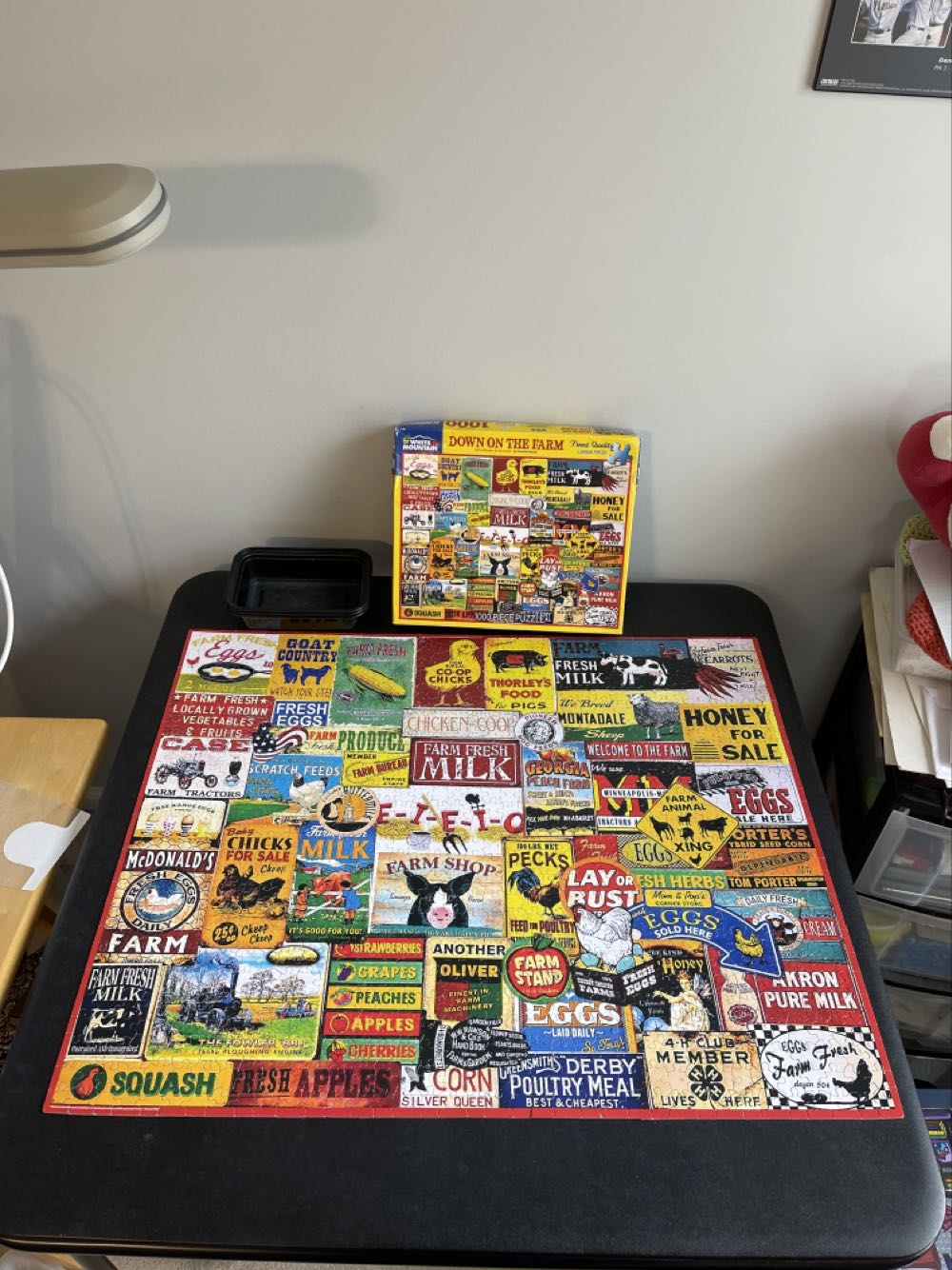 Down On The Farm BAC - White Mountain puzzle collectible [Barcode 724819259755] - Main Image 3