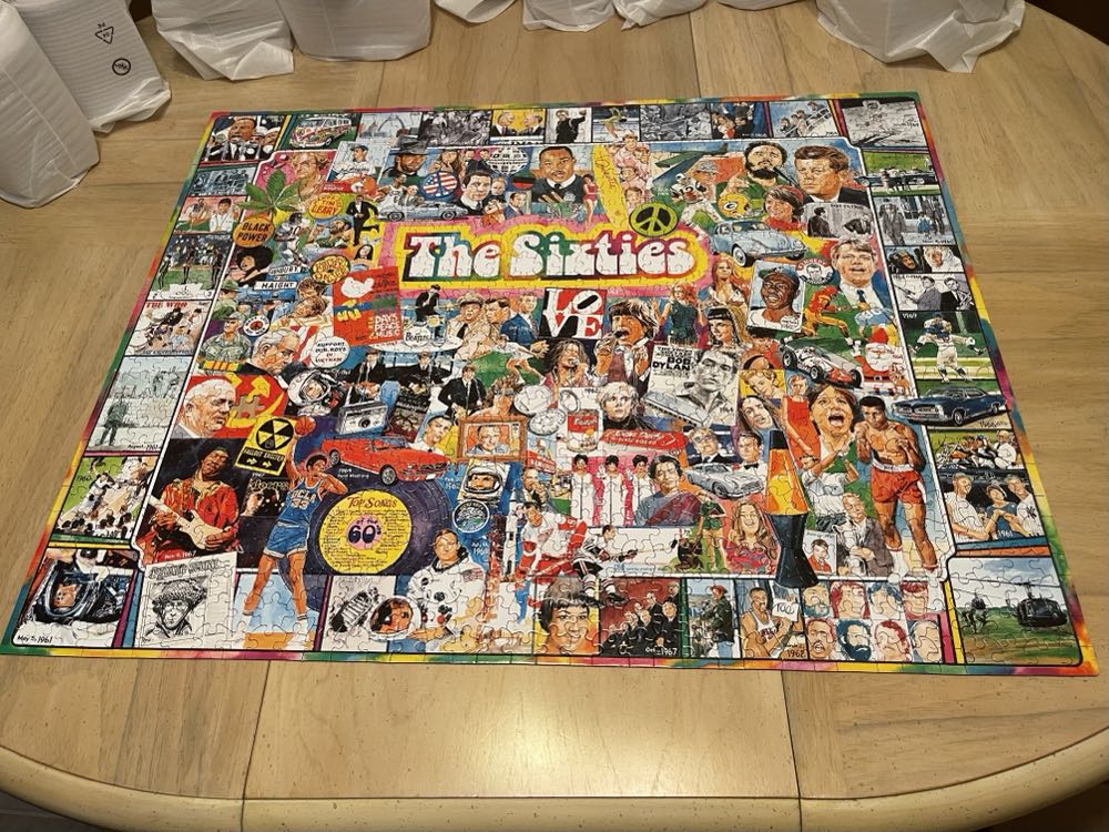 The Sixties - White Mountain puzzle collectible [Barcode 724819249305] - Main Image 4