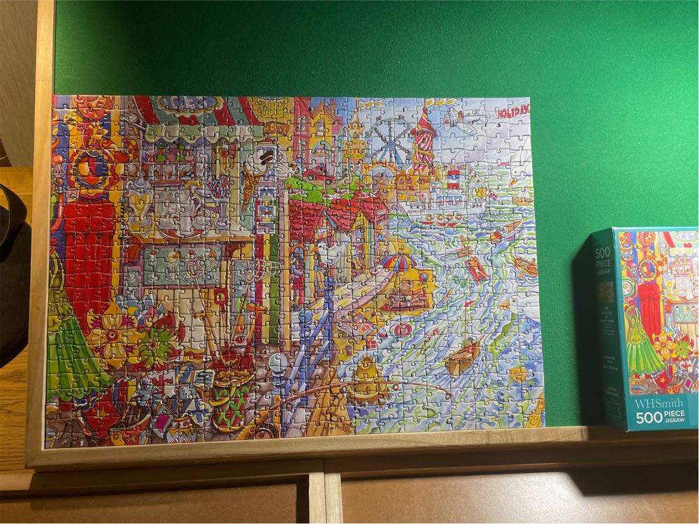 The Seaside - WHSMITH puzzle collectible [Barcode 5013872029401] - Main Image 2