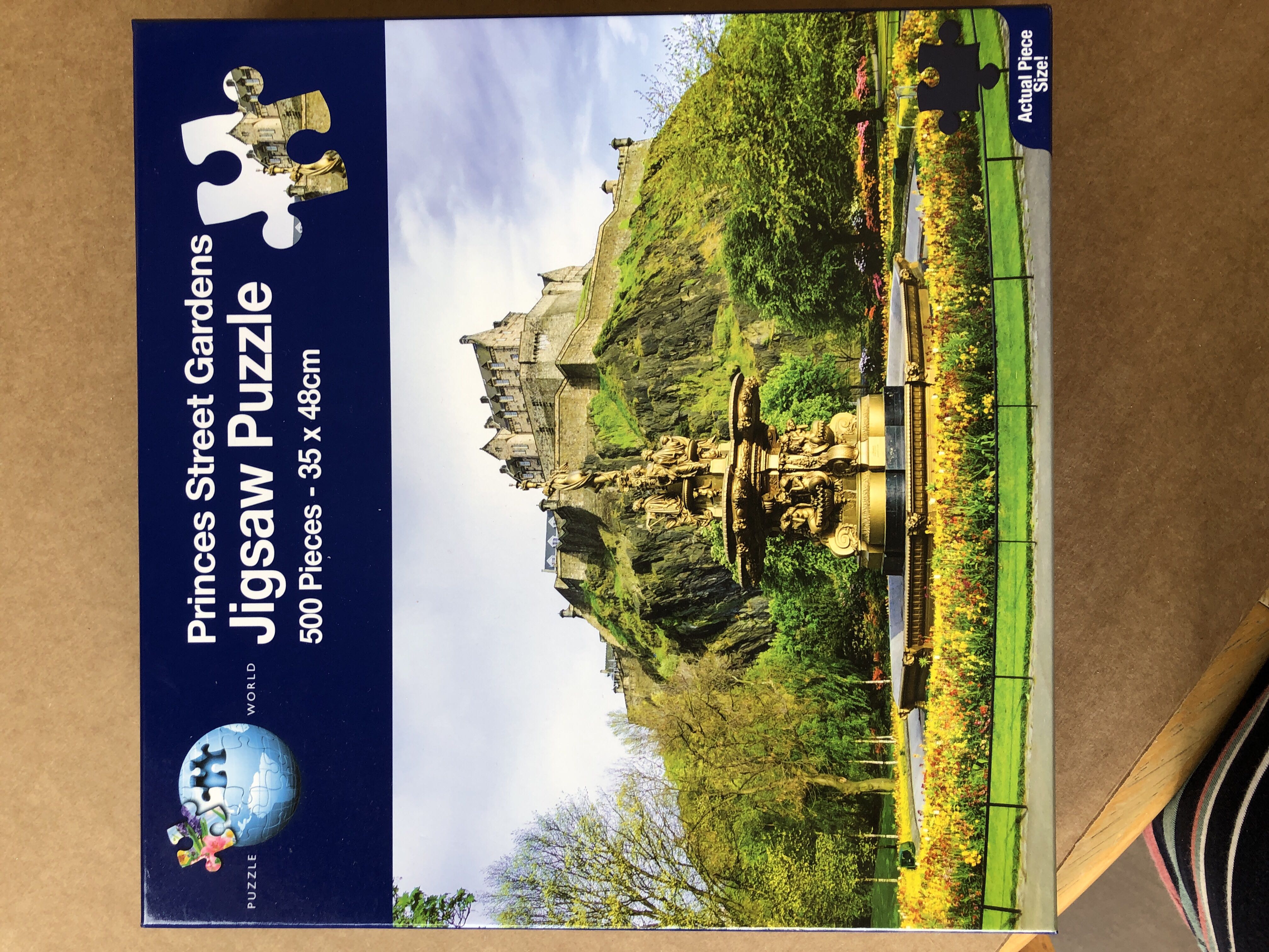 Princes Street Gardens Puzzle - Puzzle World puzzle collectible [Barcode 5015934308455] - Main Image 2