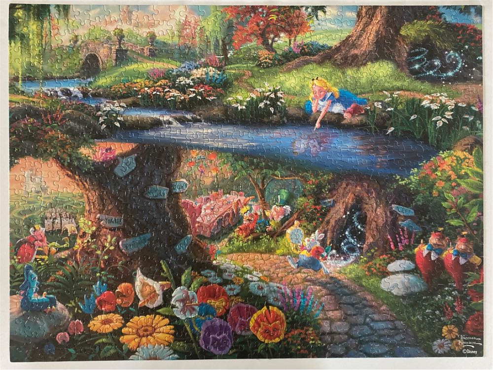 Alice In Wonderland - Ceaco puzzle collectible [Barcode 021081290593] - Main Image 3