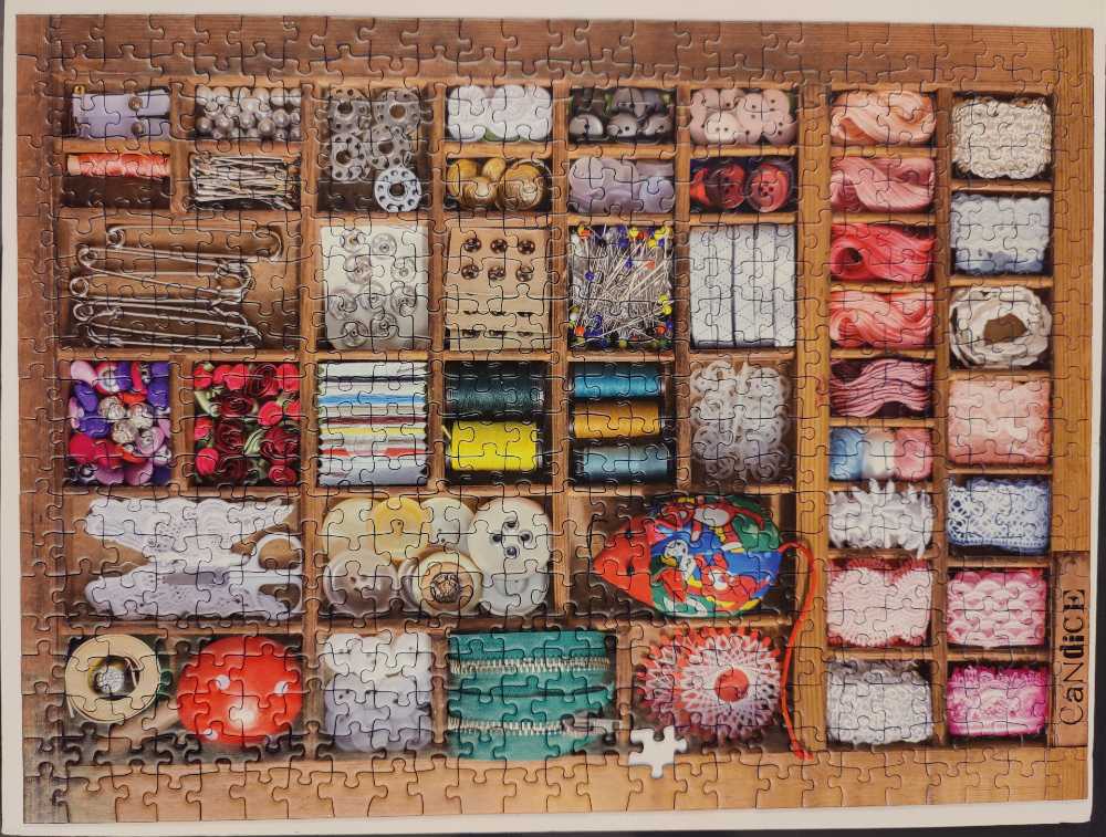 The Sewing Box - Ravensburger 🇩🇪 puzzle collectible - Main Image 2
