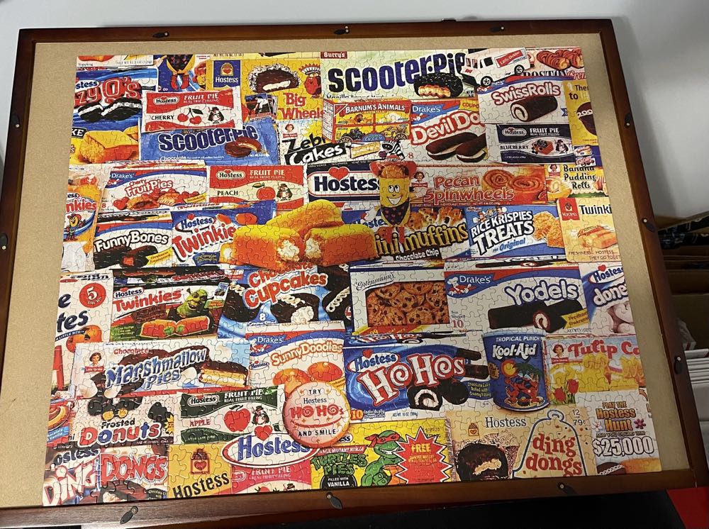 ZZ - Tasty Treats (SOLD) - White Mountain puzzle collectible [Barcode 724819255214] - Main Image 3