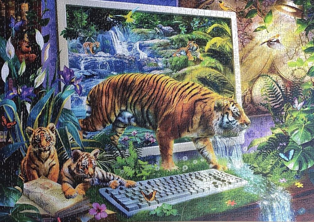 Tigers Coming To Life 70200 - Bluebird puzzle collectible - Main Image 3