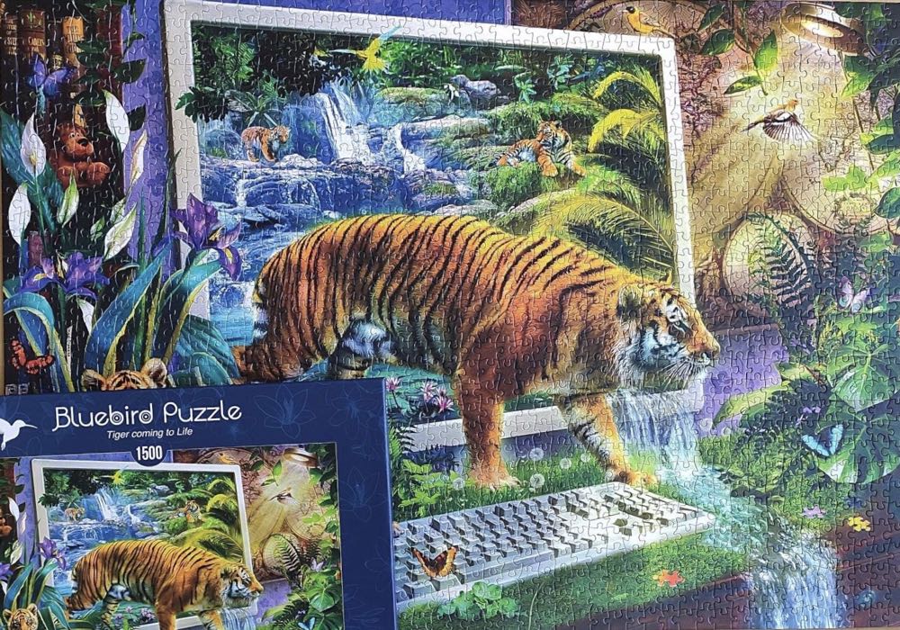 Tigers Coming To Life 70200 - Bluebird puzzle collectible - Main Image 4