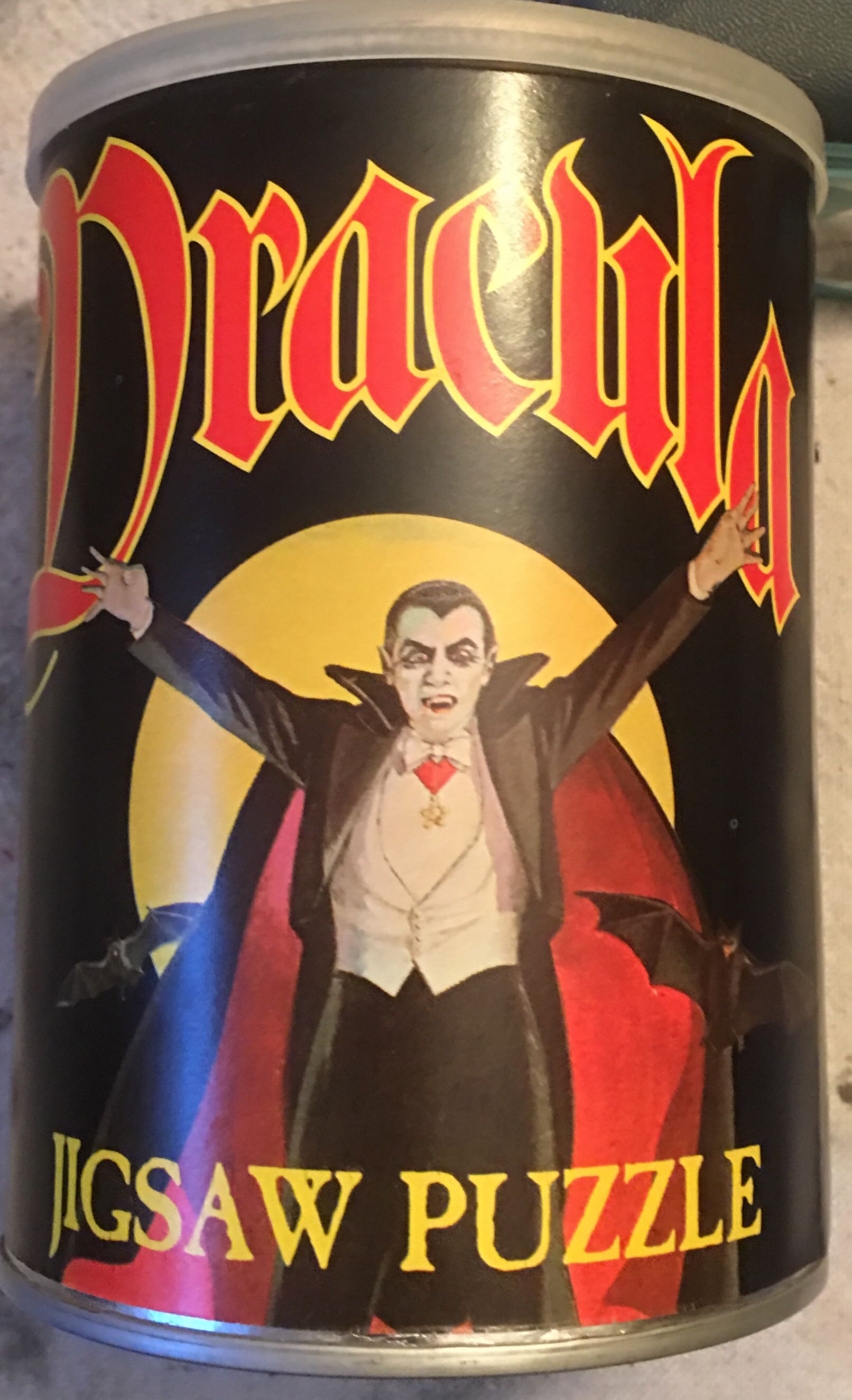 Dracula - American Publishing Corp. puzzle collectible - Main Image 1