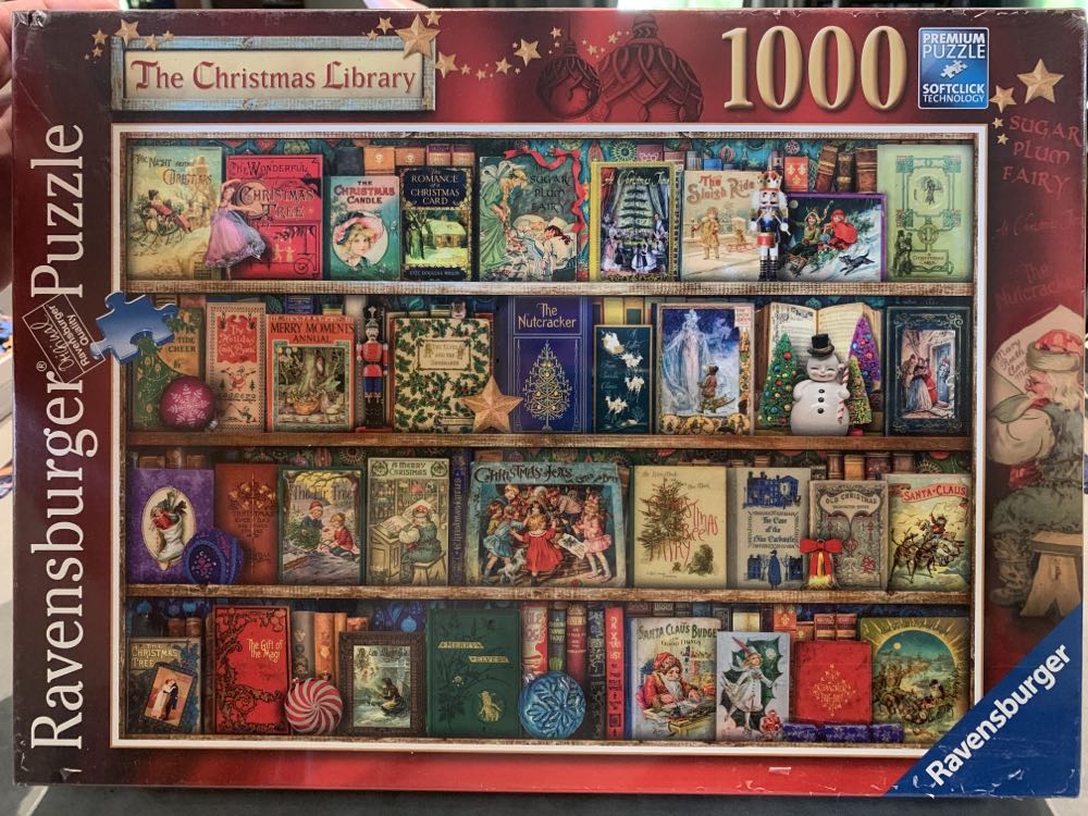 The Christmas Library - Ravensburger puzzle collectible [Barcode 4005556198016] - Main Image 2