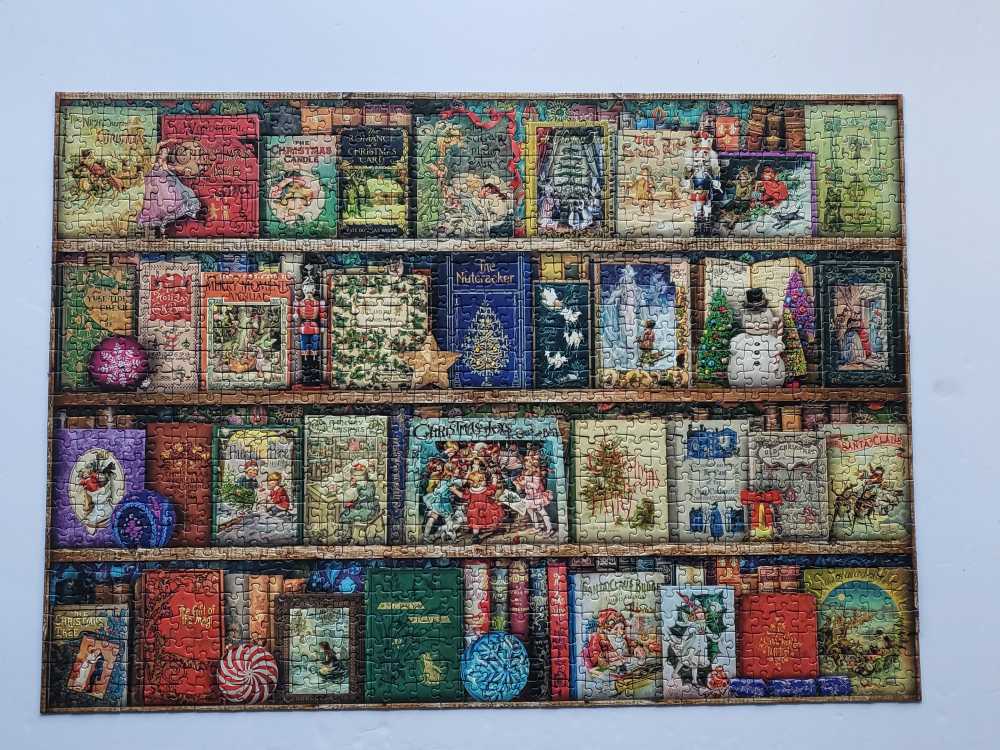 The Christmas Library - Ravensburger puzzle collectible [Barcode 4005556198016] - Main Image 3