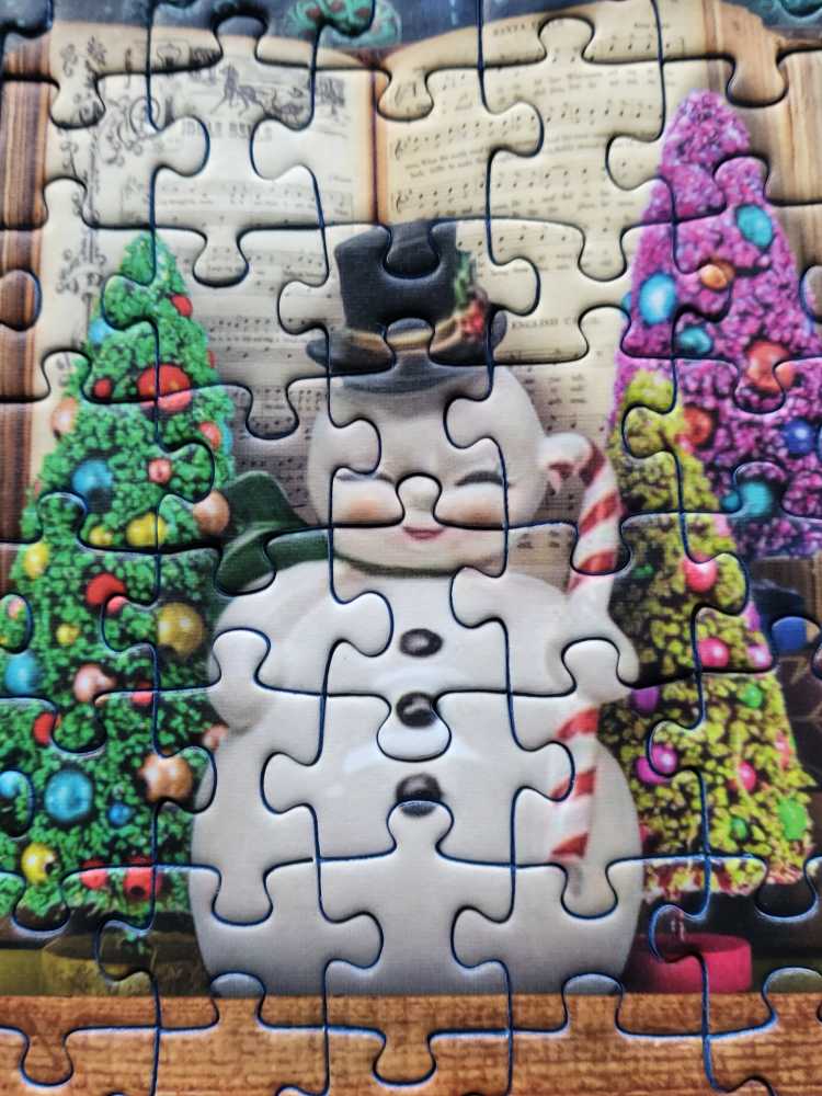 The Christmas Library - Ravensburger puzzle collectible [Barcode 4005556198016] - Main Image 4