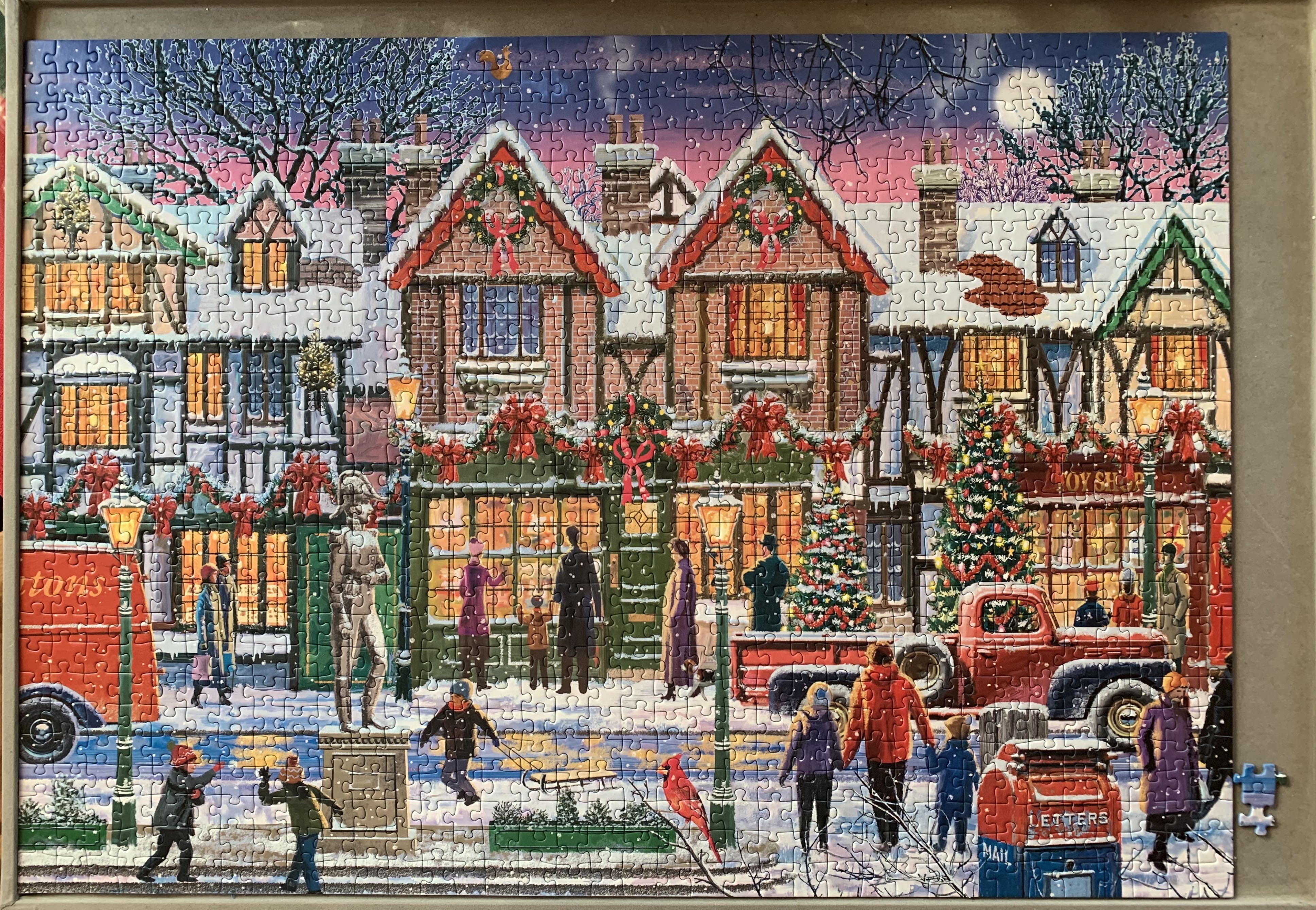 Christmas In The Square-SOLD - Ravensburger puzzle collectible [Barcode 4005556152919] - Main Image 2